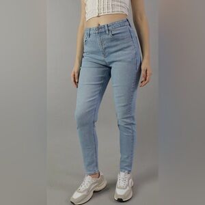 NWT American Eagle AE Stretch Mom Jean, Light Wash, Size 00